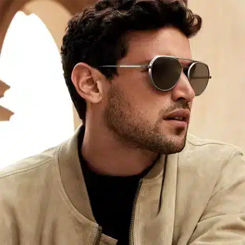 lunettes de soleil polarisées pour homme ; lunettes Bulgari Serpenti Viper Automne-Hiver 2024, design élégant avec finition en métal argenté