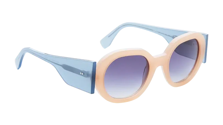 Lunettes de soleil FACE À FACE modèle HYPNO 1, collection COLOUR LAB / OVER LAP, avec monture oversize en acétate beige et branches translucides bleues.