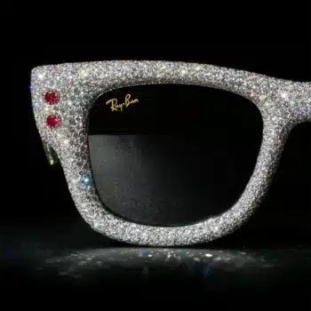 La plus chère rayban Wayfarer Puffe full pave, or blanc 18 carats