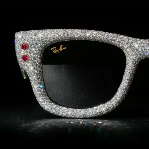 La plus chère rayban Wayfarer Puffe full pave, or blanc 18 carats