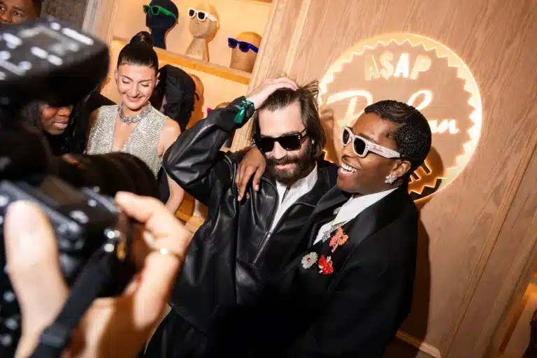 Most Expensive Sunglasses Ray-Ban et le collectif AWGE ont transformé une boutique new-yorkaise en tailor shop vintage, ambiance années 40 remixée façon Rocky.