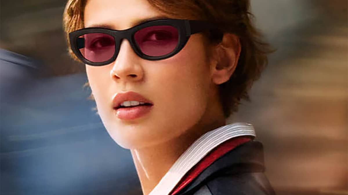 Transitions Move Freely in Any Light